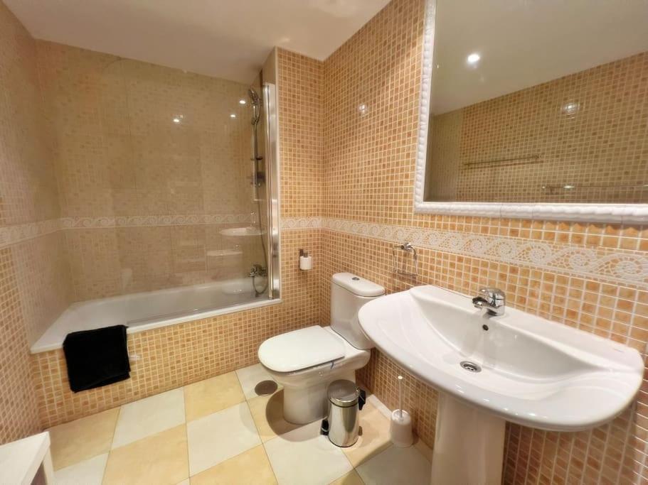 Magnifico Y Amplio Apartamento Con Terraza Fuengirola Extérieur photo